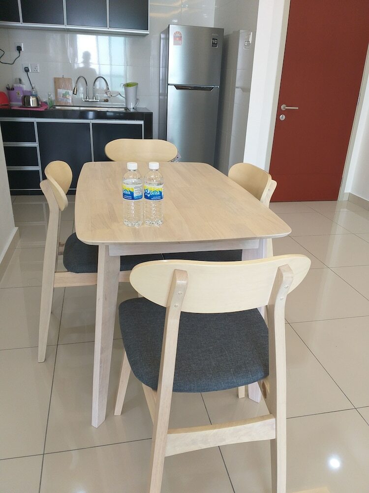 Raffles Suites Homestay