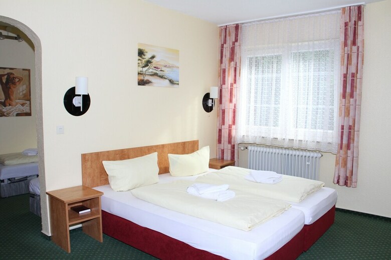 Hotel Holl