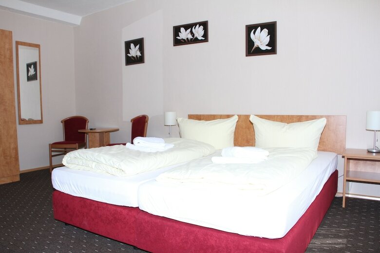 Hotel Holl