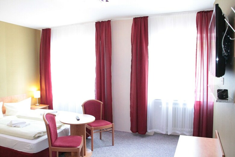 Hotel Holl