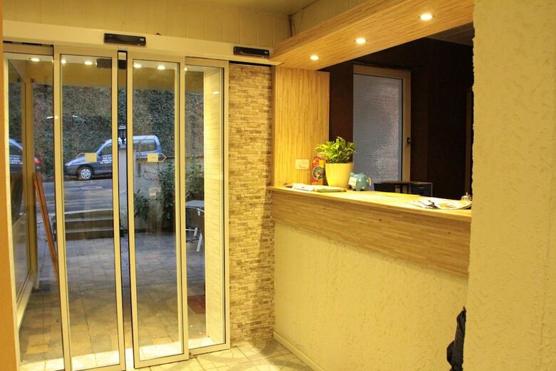 Hotel Holl