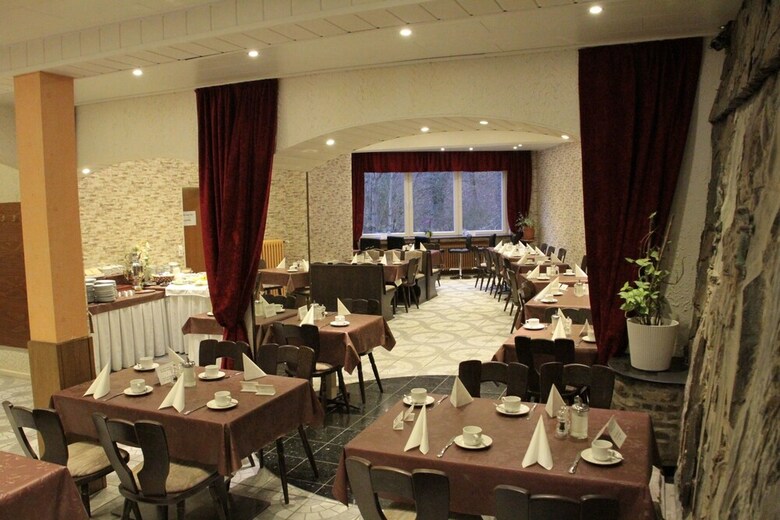 Hotel Holl