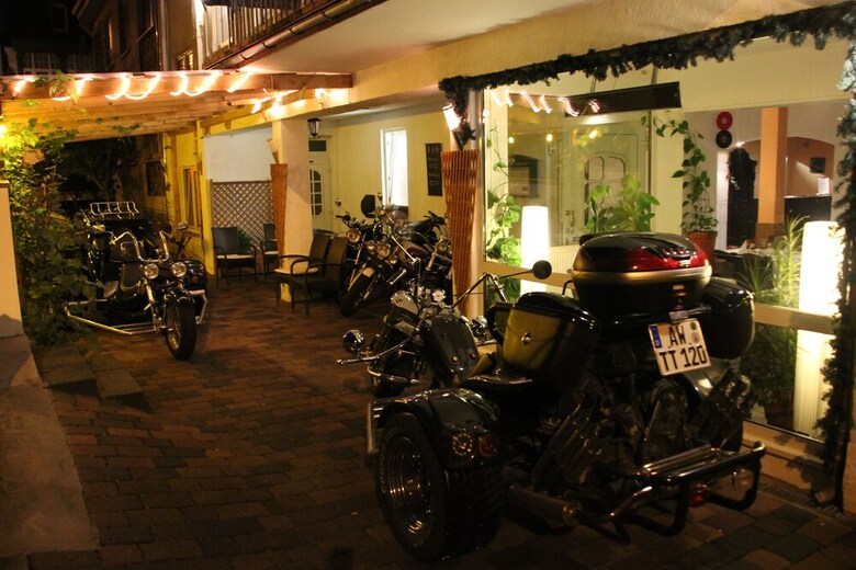 Hotel Holl