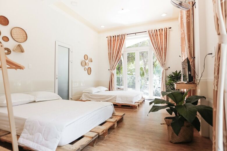 Hostal Bisou De La Riviere - Hostel