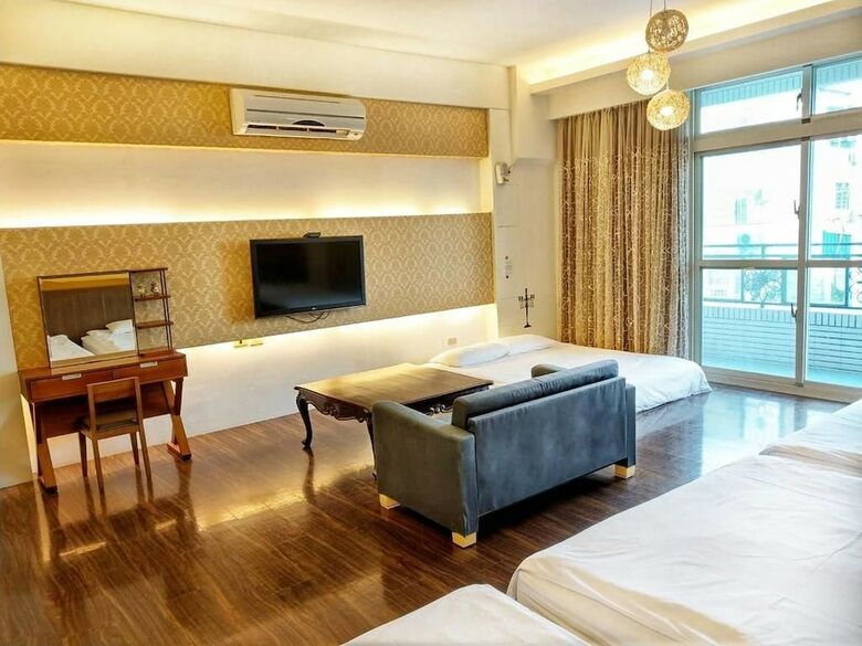 Hotel Happy Corner