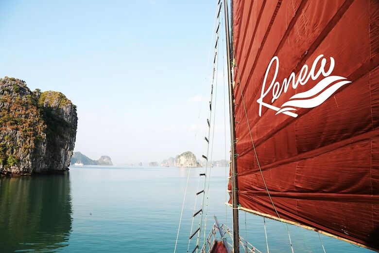 Renea Cruises Halong