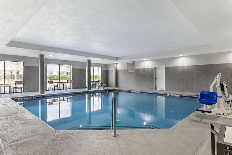 Hotel Comfort Suites Mcdonough Atlanta South