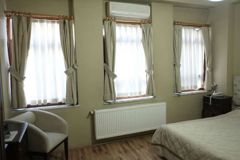Dora Hotel