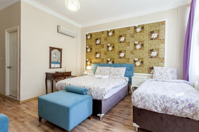 Dora Hotel