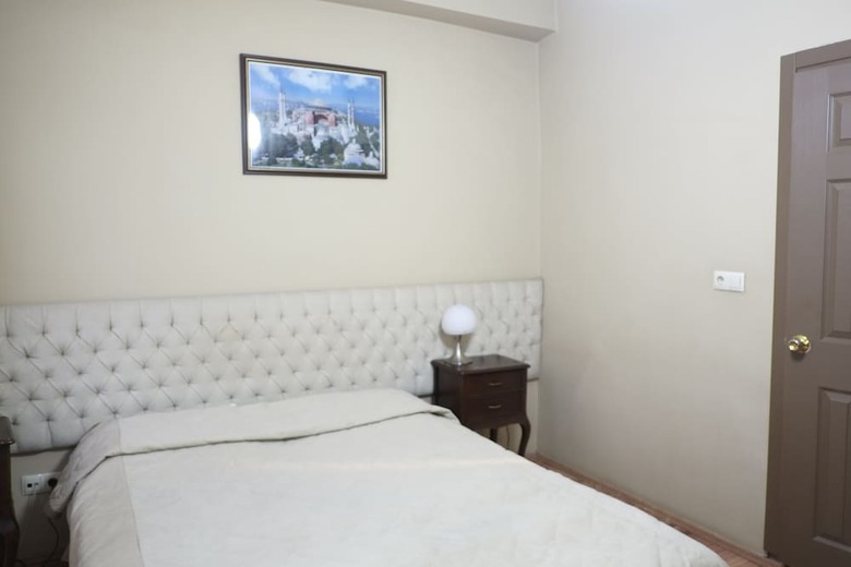 Dora Hotel