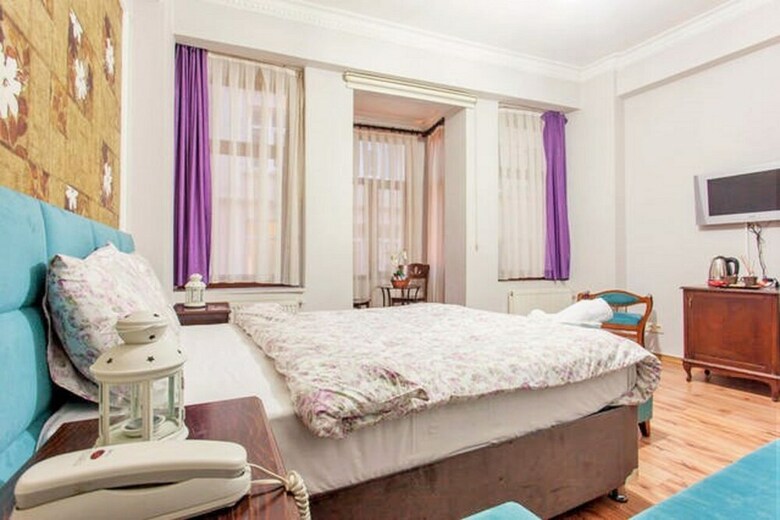 Dora Hotel