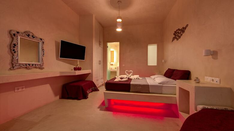 Aparthotel The Muse Of Santorini - Jacuzzi Suites