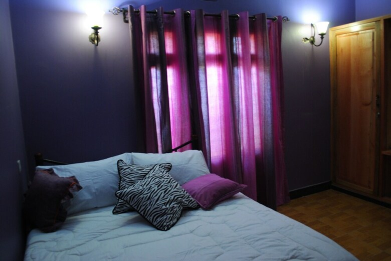 Bed & Breakfast Saruni River Lodge