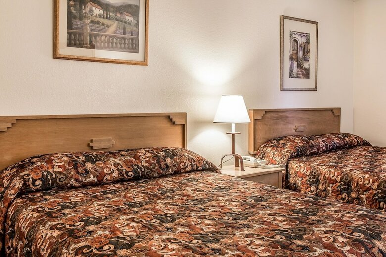 Hotel Rodeway Inn
