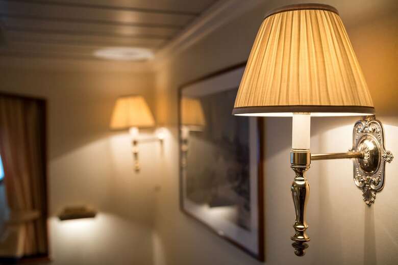 Onriver Hotels  - Ms Cezanne