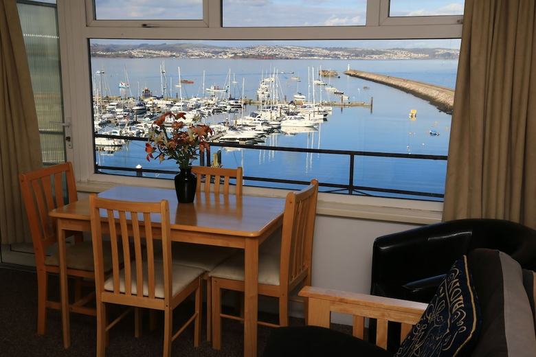 Devoncoast Seaview Apartments