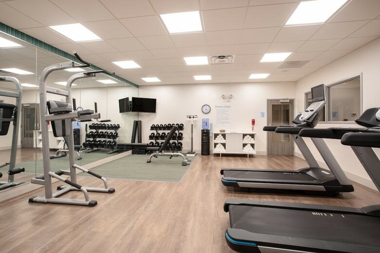 Hotel Holiday Inn Express And Suites Denver Ne - Brighton