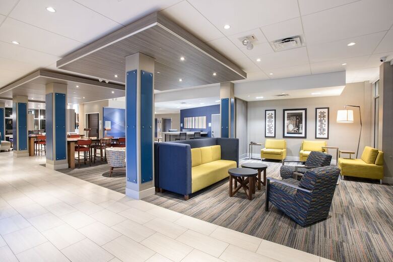 Hotel Holiday Inn Express And Suites Denver Ne - Brighton