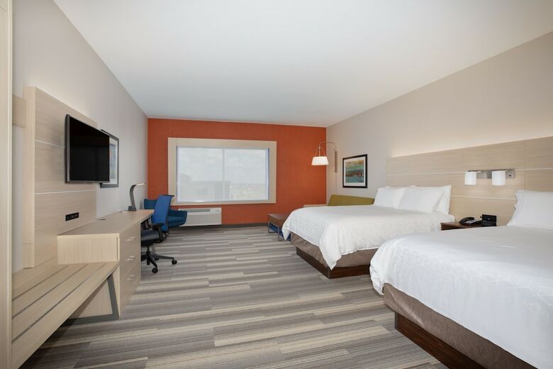Hotel Holiday Inn Express And Suites Denver Ne - Brighton