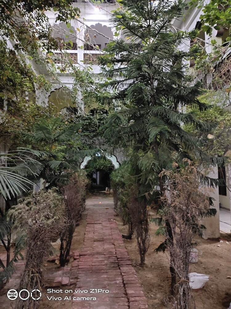 Hotel Radhika Palace Pushkar