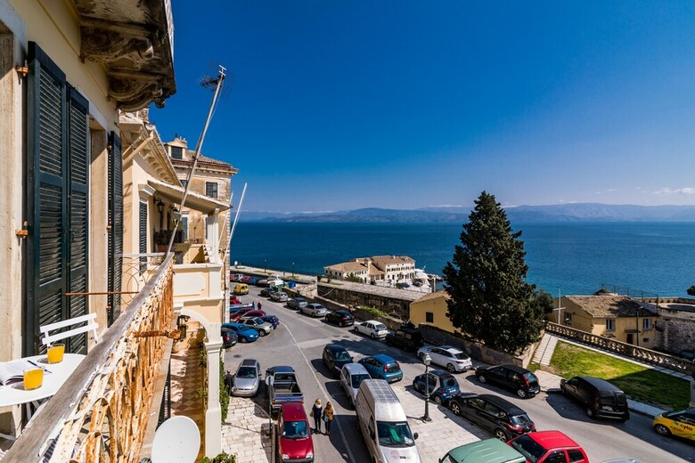 Luxury Seaview Apartment In Corfu Town By Konnect