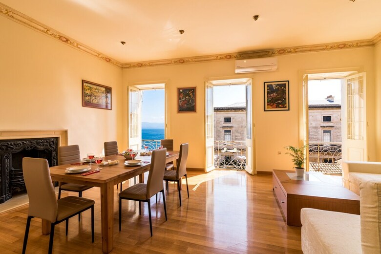 Luxury Seaview Apartment In Corfu Town By Konnect