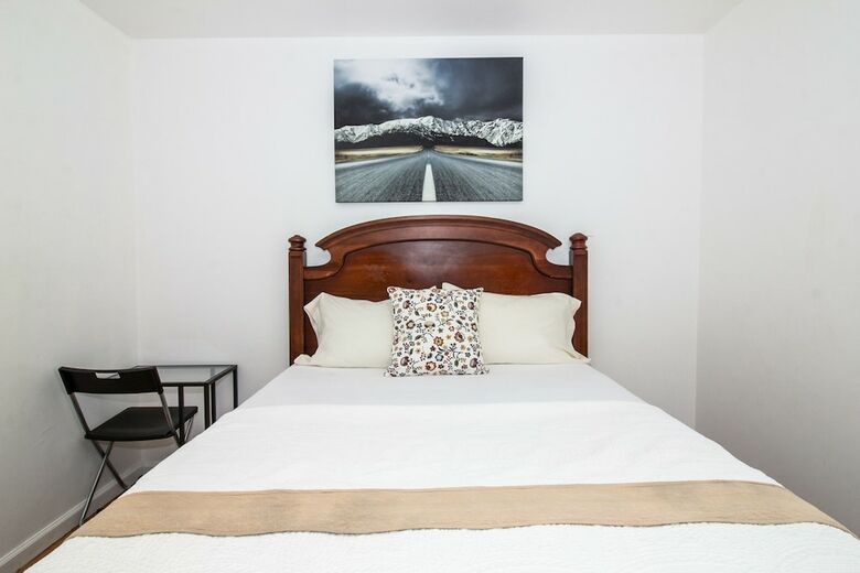 Hotel Racpanos Modern Stay On Ocean Avenue