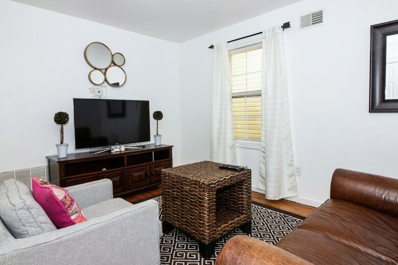 Hotel Racpanos Modern Stay On Ocean Avenue