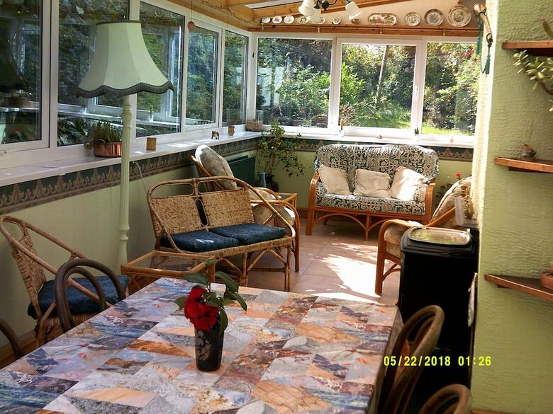 Bed & Breakfast Plas Llangaffo Farmhouse