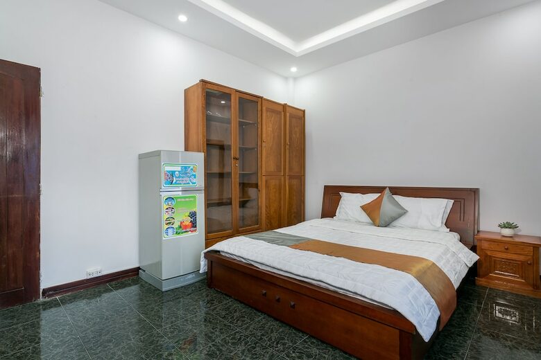 Hotel T P House