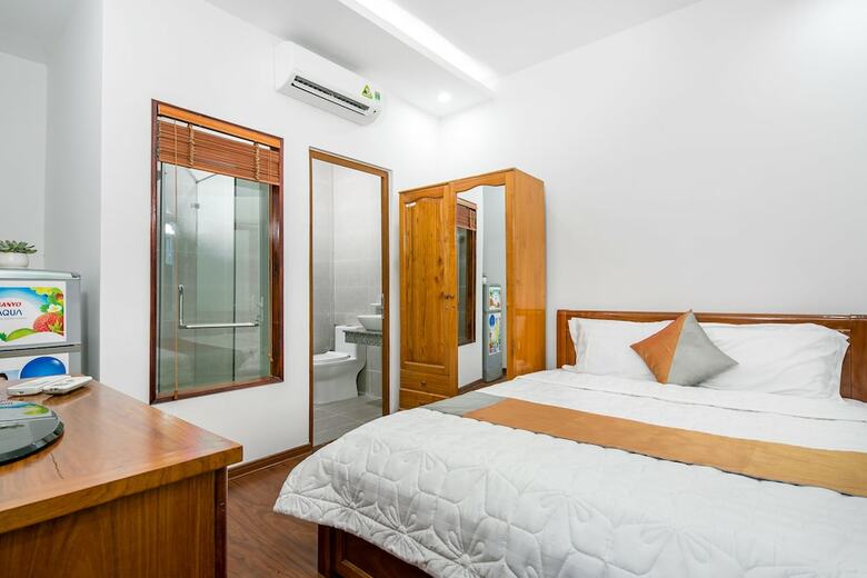 Hotel T P House