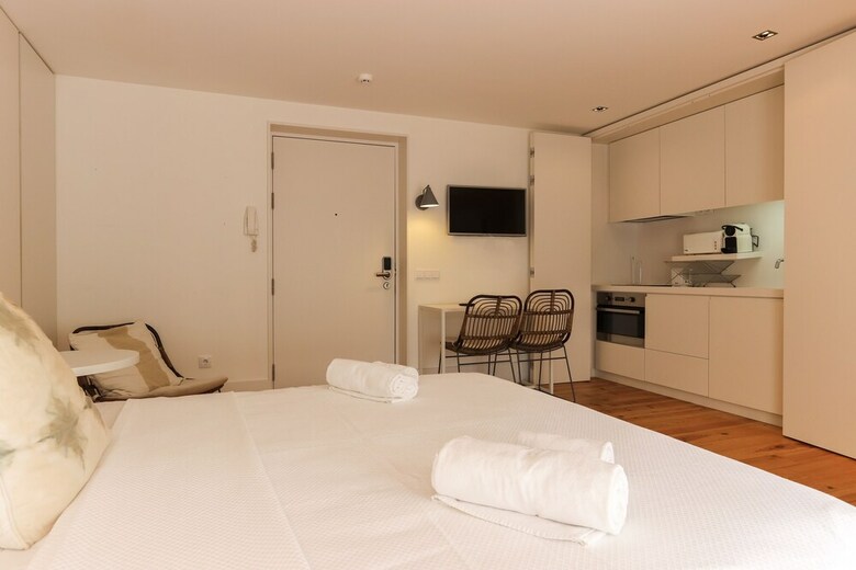 Apartamentos Combro Suites By Homing
