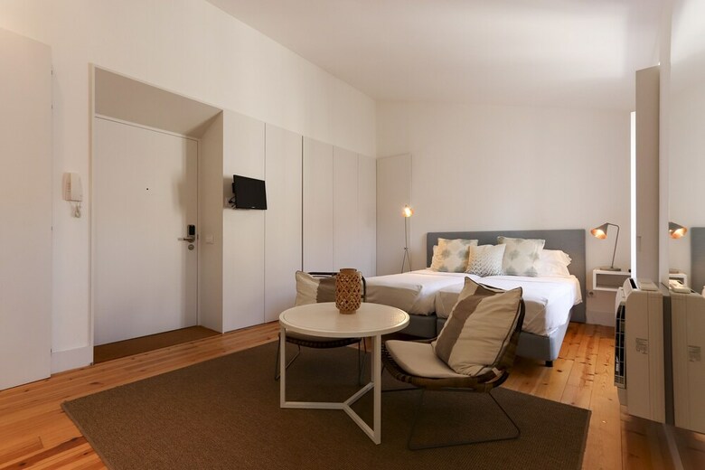 Apartamentos Combro Suites By Homing