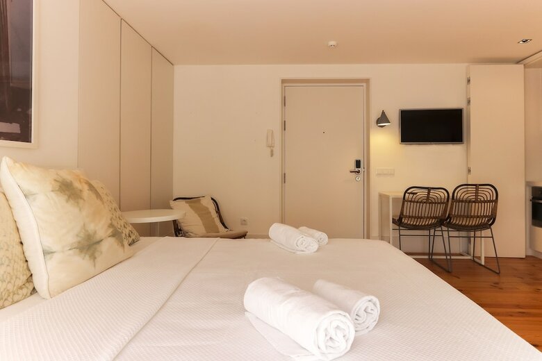 Apartamentos Combro Suites By Homing