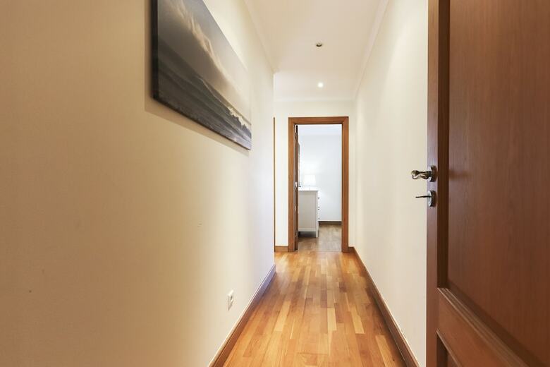 Bellevue Apartment By Homing