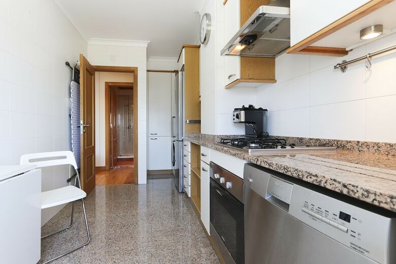 Bellevue Apartment By Homing
