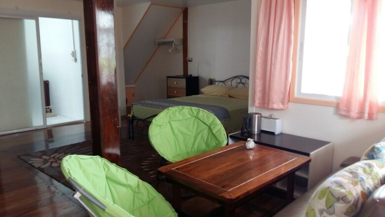 Hotel Jutharat Home