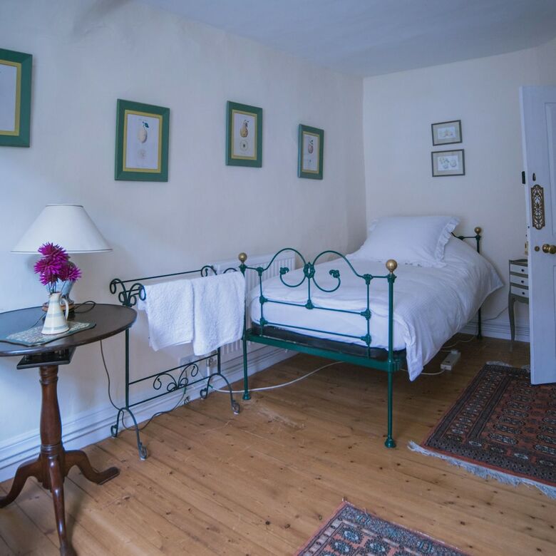 Hotel S. Howard Guesthouse