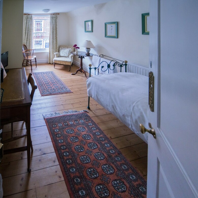 Hotel S. Howard Guesthouse