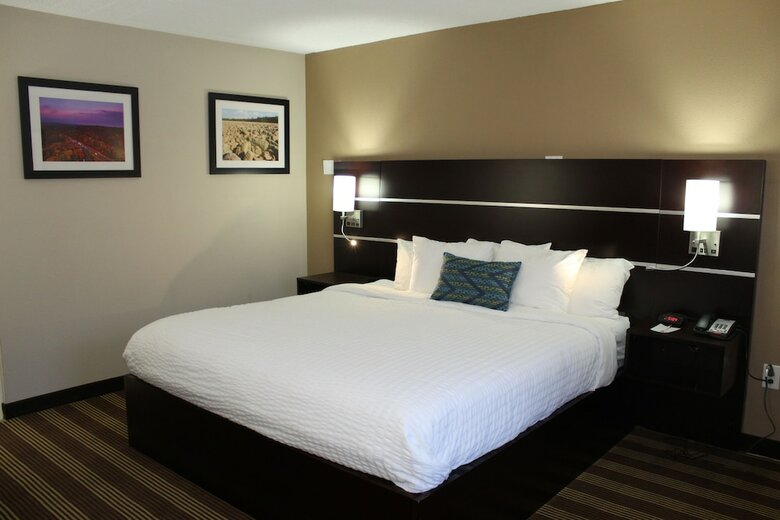 Hotel Clarion Inn & Suites Stroudsburg - Poconos