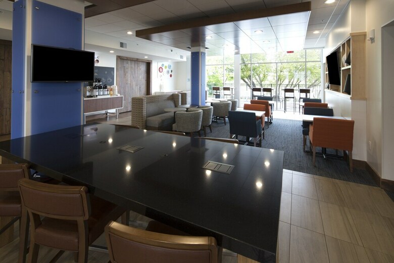 Hotel Holiday Inn Express And Suites Auburn