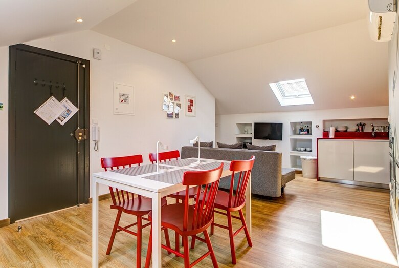 Hotel Home Out Rooms & Apartments