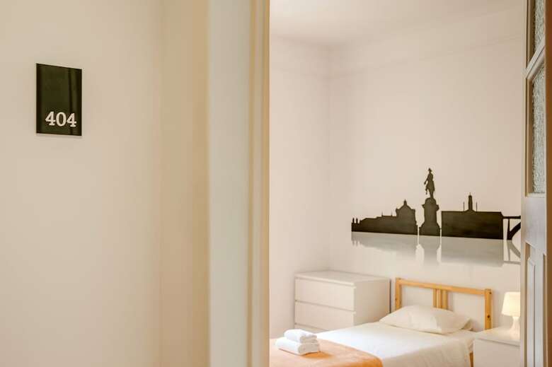 Hotel Home Out Rooms & Apartments