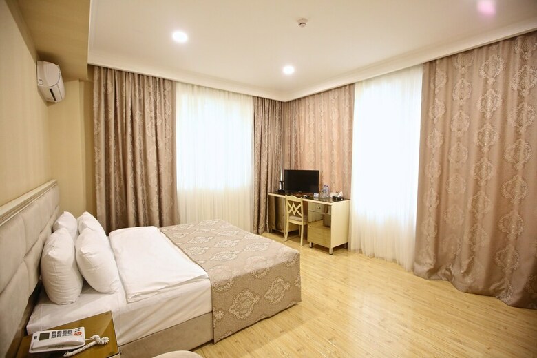 Rusel Hotel