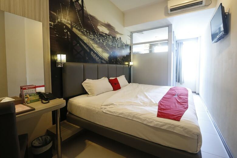 Hotel Reddoorz Plus @ Tanjung Uncang Batam
