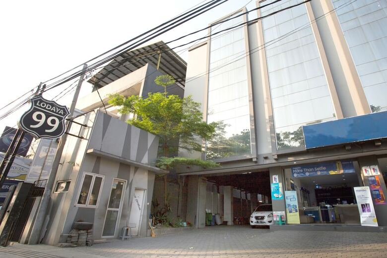 Hotel Reddoorz @ Pelajar Pejuang 3