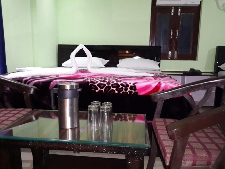 Hotel Thakur Ji