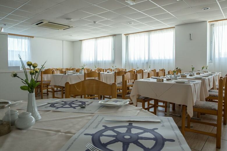 Hotel Kapetanios Bay