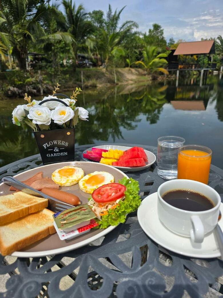 Hotel Baannai Lakeview Resort