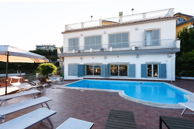 Villa Emilia - Near Flavian Amphitheater